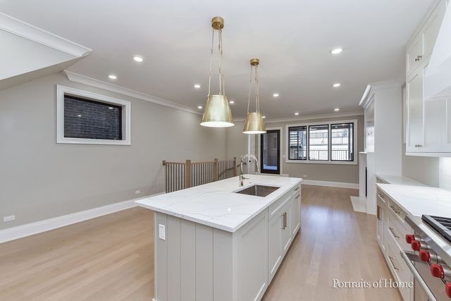 2135 N Lakewood Avenue 1, Chicago, IL 60614