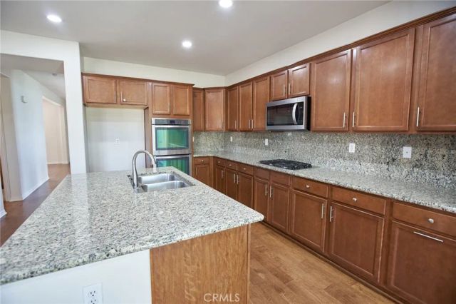 31801 Oak Wood Circle, Yucaipa, CA 92399