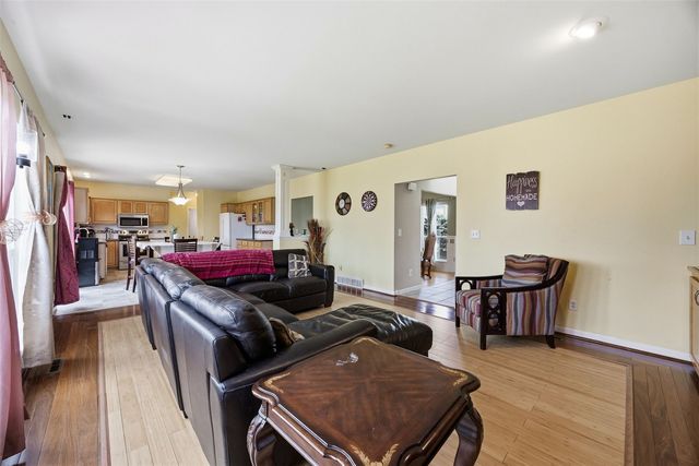 1945 41st Street, Marion, IA 52302