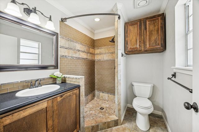 2310 Walnut Bend Lane, Houston, TX 77042