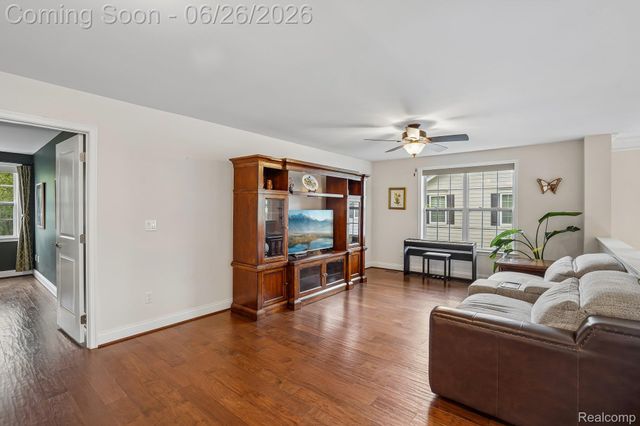 42832 Cardinal Way, Novi, MI 48375