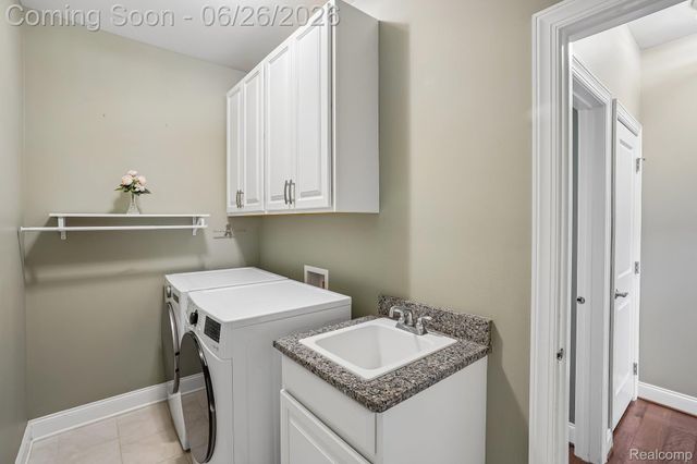 42832 Cardinal Way, Novi, MI 48375