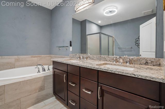42832 Cardinal Way, Novi, MI 48375
