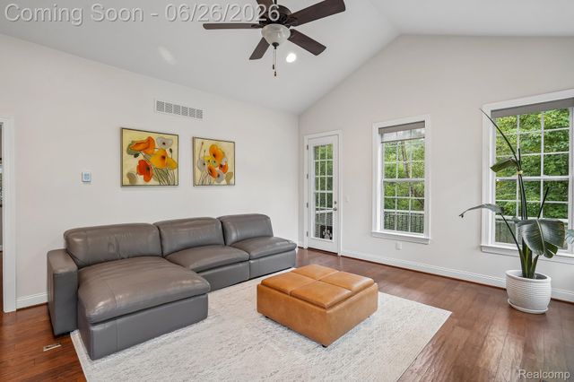 42832 Cardinal Way, Novi, MI 48375