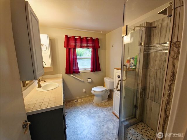 456 Upper Grand Avenue, Hoquiam, WA 98550