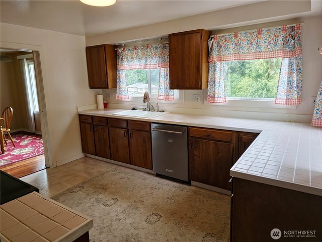 456 Upper Grand Avenue, Hoquiam, WA 98550