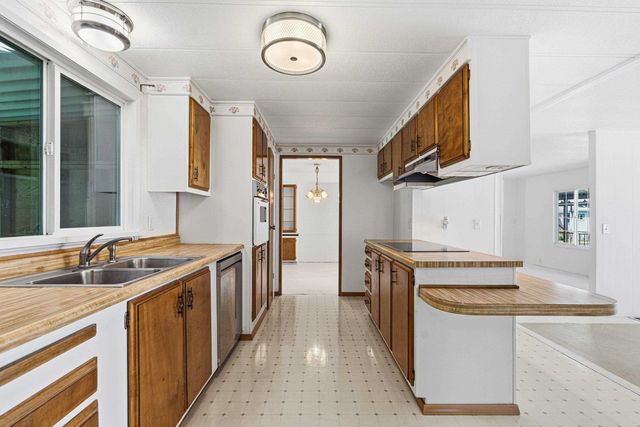 1211 E Lyons Ave, Spokane, WA 99208