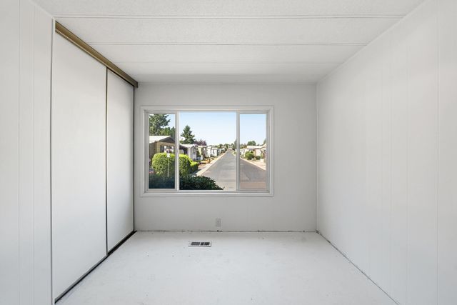 1211 E Lyons Ave, Spokane, WA 99208