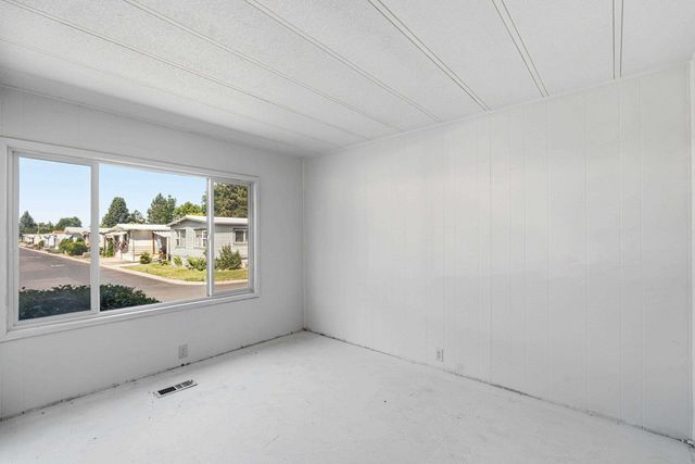1211 E Lyons Ave, Spokane, WA 99208