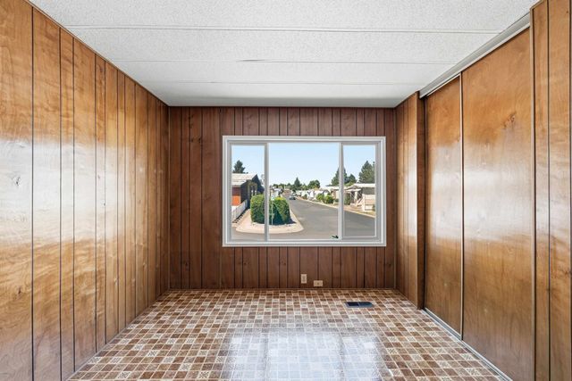 1211 E Lyons Ave, Spokane, WA 99208