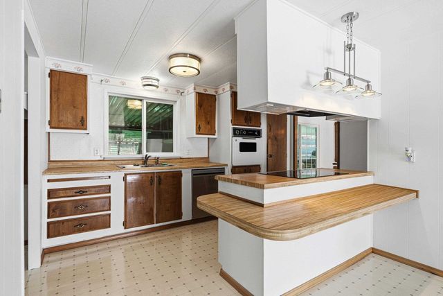 1211 E Lyons Ave, Spokane, WA 99208