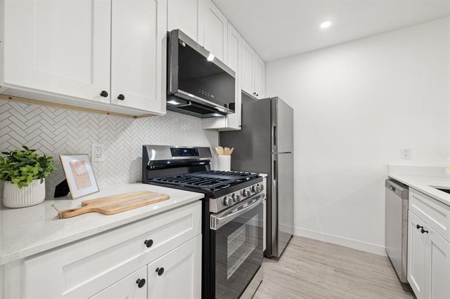 5911 Sheridan Ave Ln B209, Austin, TX 78723