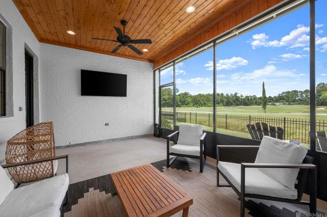 9424 St Andrews Ct, Denham Springs, LA 70726