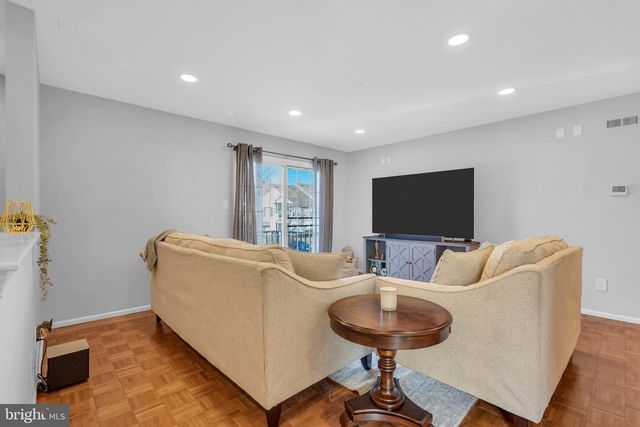 1508B RALSTON DR, Mount Laurel, NJ 08054