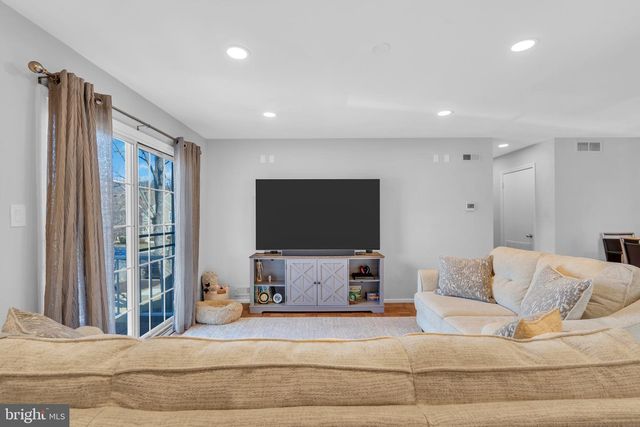 1508B RALSTON DR, Mount Laurel, NJ 08054