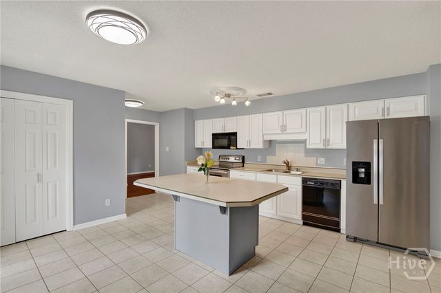 6 Cove Drive, Savannah, GA 31419