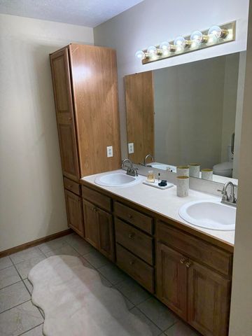 828 Highbanks Drive 21, Allegan, MI 49010
