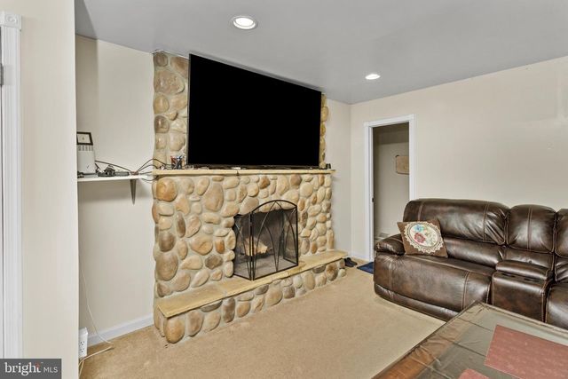 59 BORDENTOWN CHESTERFIELD RD, Chesterfield, NJ 08515
