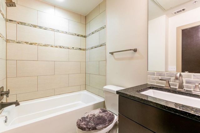 1320 Robert Browning ST 409, Austin, TX 78723