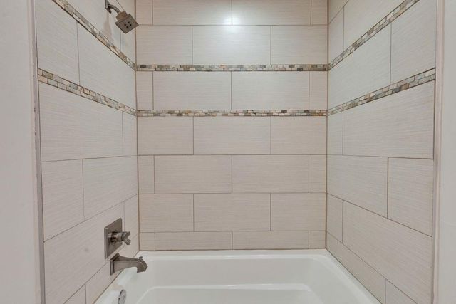 1320 Robert Browning ST 409, Austin, TX 78723