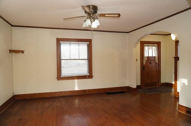 204 9th Avenue, Charles City, IA 50616