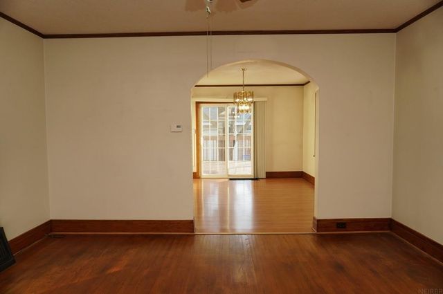 204 9th Avenue, Charles City, IA 50616