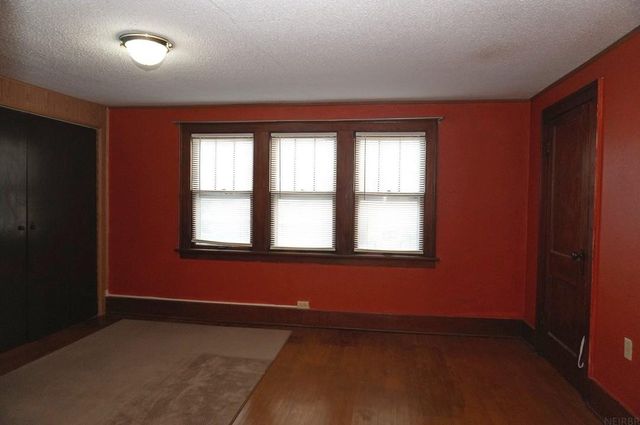 204 9th Avenue, Charles City, IA 50616