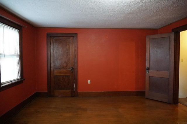 204 9th Avenue, Charles City, IA 50616