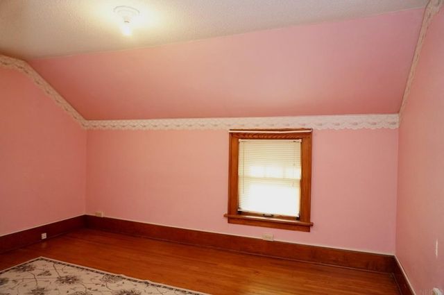 204 9th Avenue, Charles City, IA 50616