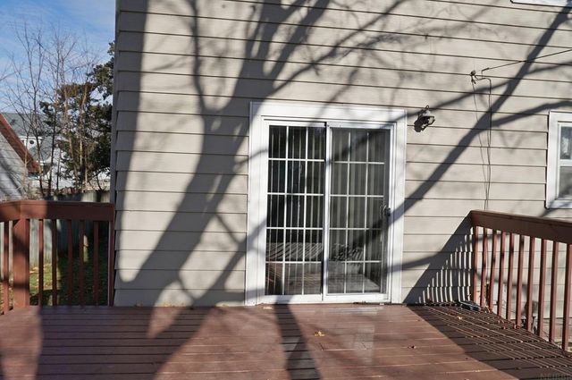 204 9th Avenue, Charles City, IA 50616