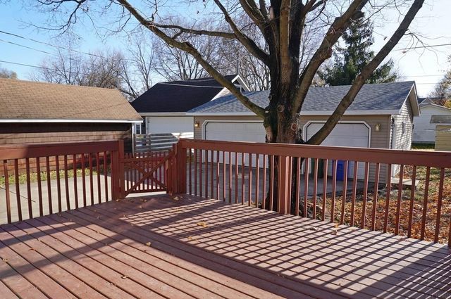 204 9th Avenue, Charles City, IA 50616