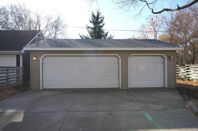 204 9th Avenue, Charles City, IA 50616