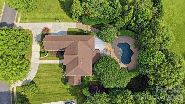 6009 Autumn Blossom Lane, Waxhaw, NC 28173
