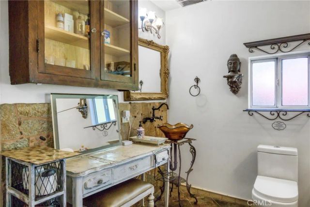 19835 Covello, Winnetka, CA 91306