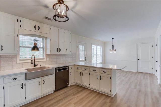 1554 Maddox Road, Hoschton, GA 30548