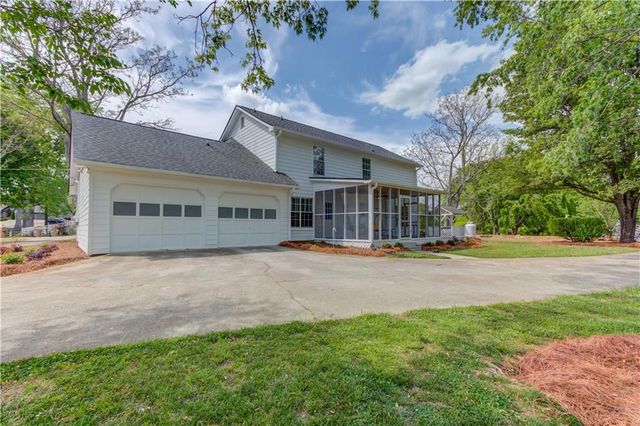 1554 Maddox Road, Hoschton, GA 30548