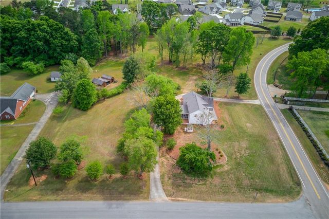 1554 Maddox Road, Hoschton, GA 30548
