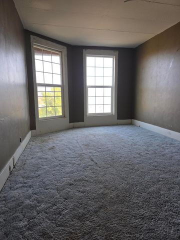 302 W Main Street, Klamath Falls, OR 97601