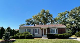 7660 Walnut Avenue, Woodridge, IL 60517