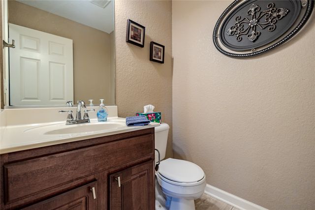 9305 Red Sunset Drive, West Des Moines, IA 50266