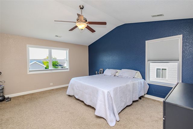 9305 Red Sunset Drive, West Des Moines, IA 50266