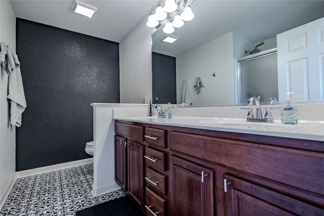 9305 Red Sunset Drive, West Des Moines, IA 50266