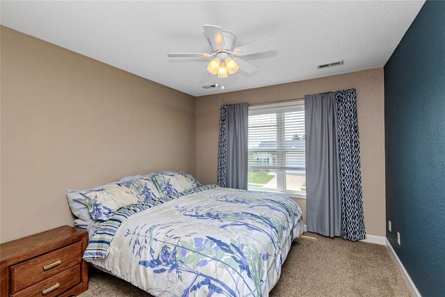 9305 Red Sunset Drive, West Des Moines, IA 50266
