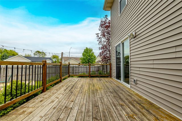 9305 Red Sunset Drive, West Des Moines, IA 50266