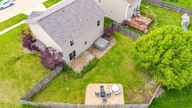 9305 Red Sunset Drive, West Des Moines, IA 50266