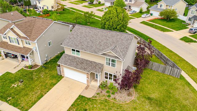 9305 Red Sunset Drive, West Des Moines, IA 50266