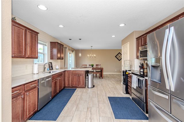 9305 Red Sunset Drive, West Des Moines, IA 50266