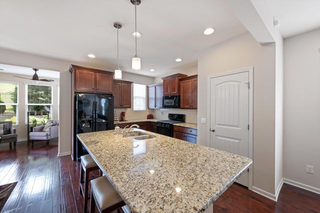 2120 Hickory Brook Dr, Hermitage, TN 37076