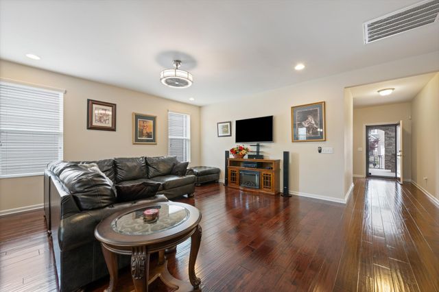 2120 Hickory Brook Dr, Hermitage, TN 37076