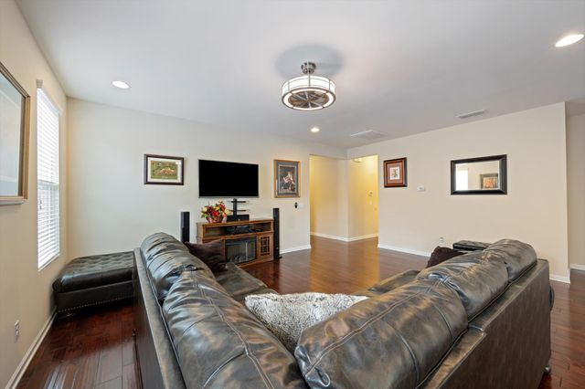 2120 Hickory Brook Dr, Hermitage, TN 37076